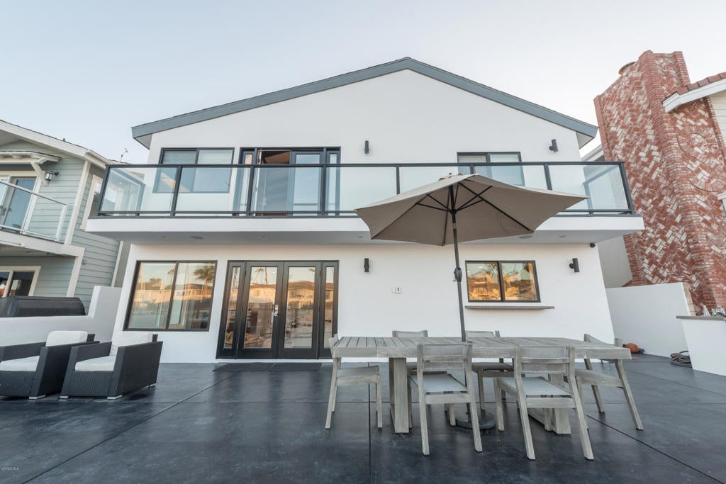 Ventura, California, 93001, United States, 3 Bedrooms Bedrooms, ,3 BathroomsBathrooms,Residential,Contingent,1944076