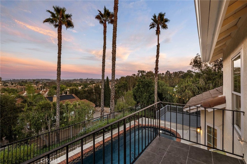 Laguna Niguel, California, 92677, United States, 4 Bedrooms Bedrooms, ,3 BathroomsBathrooms,Residential,Active,1986875