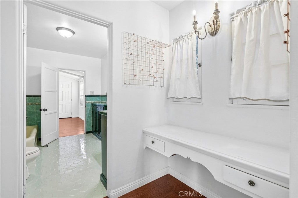 North Hollywood, California, 91602, United States, 3 Bedrooms Bedrooms, ,2 BathroomsBathrooms,Residential,Active,1914796
