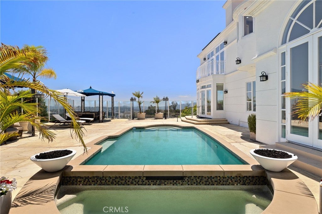 Glendale, California, 91206, United States, 5 Bedrooms Bedrooms, ,6 BathroomsBathrooms,Residential,Active,1941392