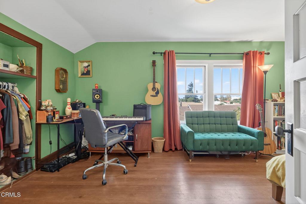 Oxnard, California, 93030, United States, 5 Bedrooms Bedrooms, ,2 BathroomsBathrooms,Residential,Active,1985561