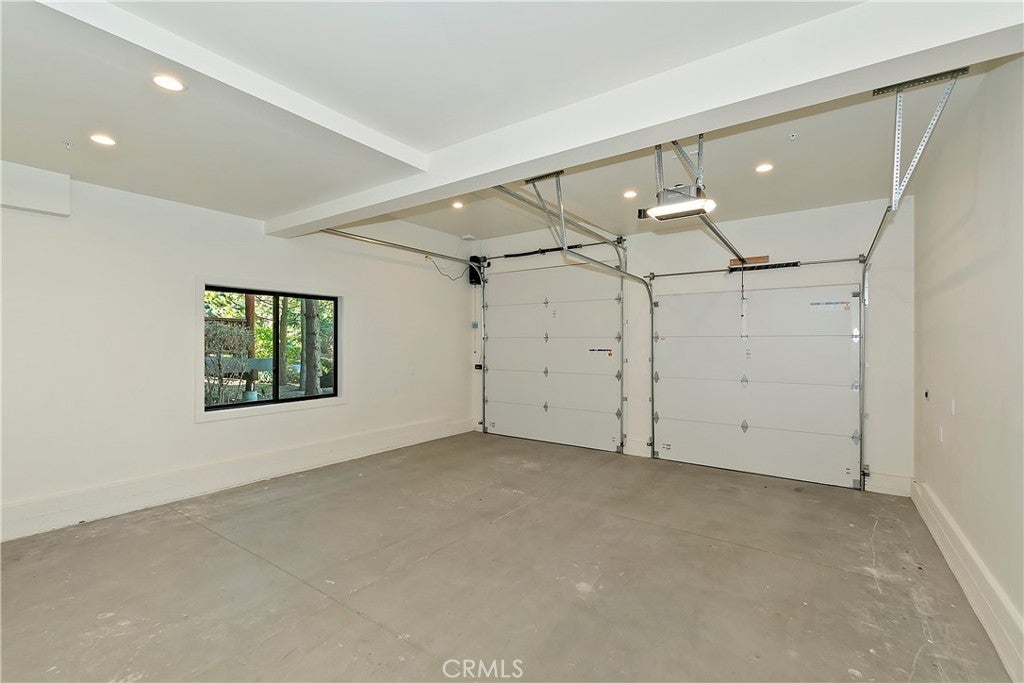 Big Bear Lake, California, 92315, United States, 5 Bedrooms Bedrooms, ,6 BathroomsBathrooms,Residential,Active,1988470