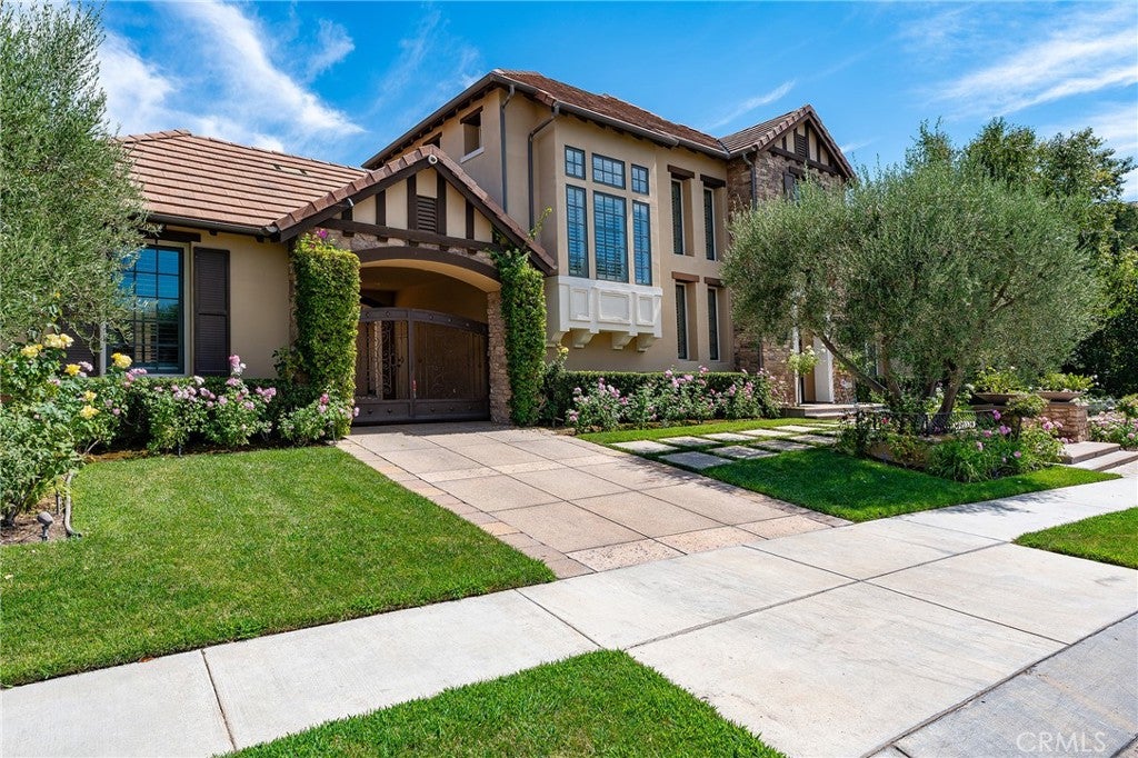 Calabasas, California, 91302, United States, 5 Bedrooms Bedrooms, ,6 BathroomsBathrooms,Residential,Active,1929471