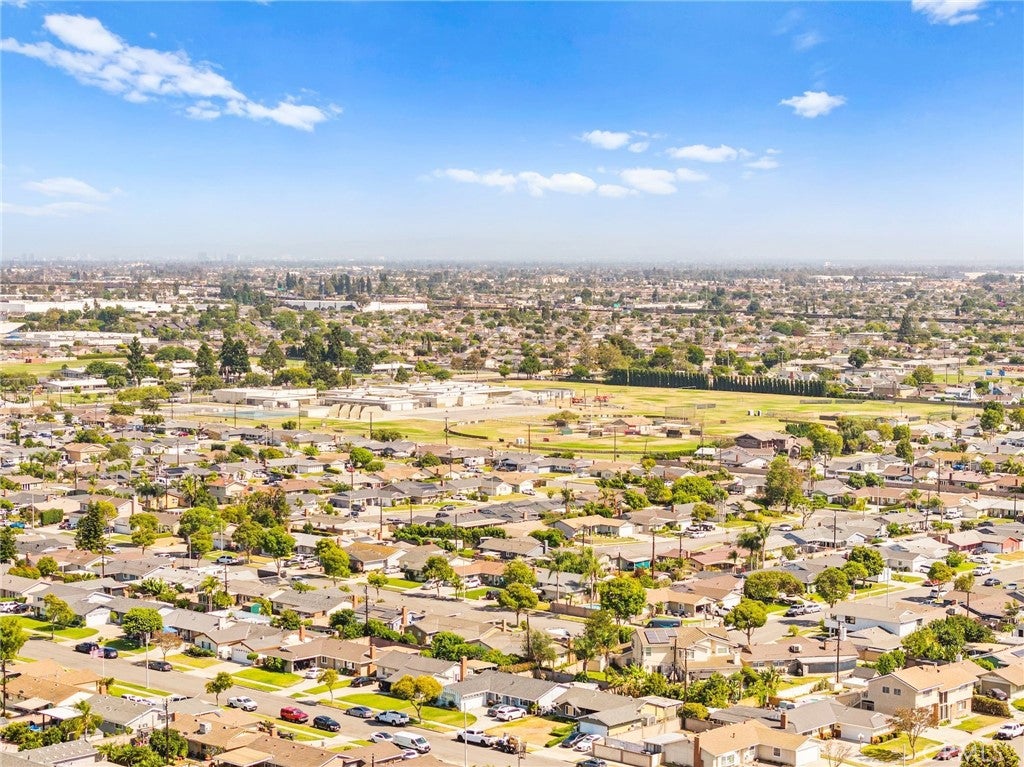 Garden Grove, California, 92845, United States, 4 Bedrooms Bedrooms, ,2 BathroomsBathrooms,Residential,Active,1915046