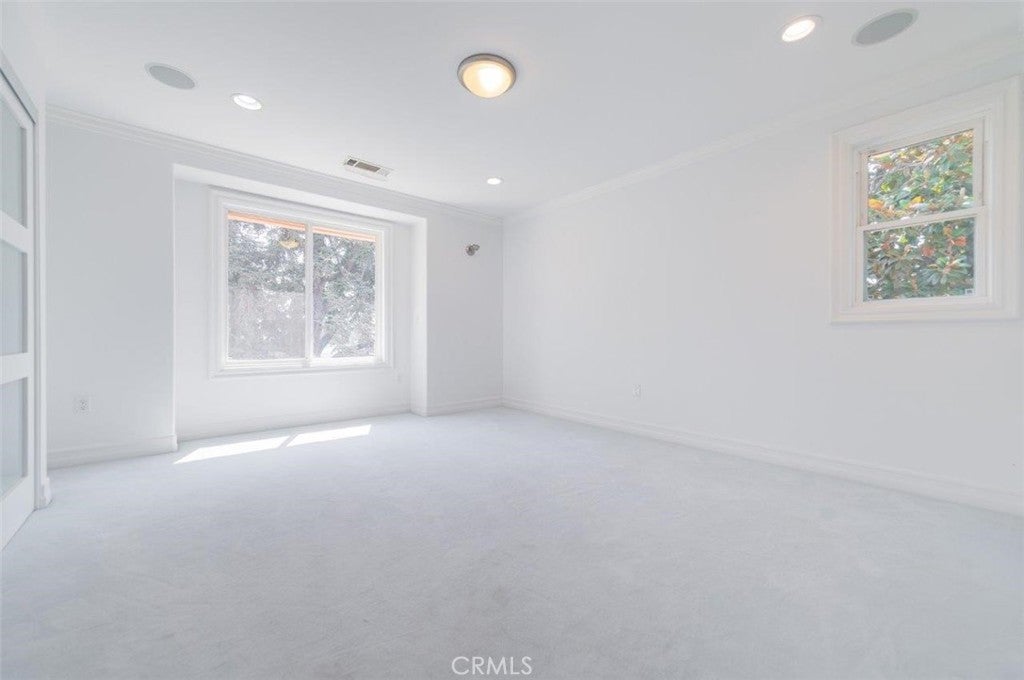 Pasadena, California, 91107, United States, 6 Bedrooms Bedrooms, ,5 BathroomsBathrooms,Residential,Active,1914920