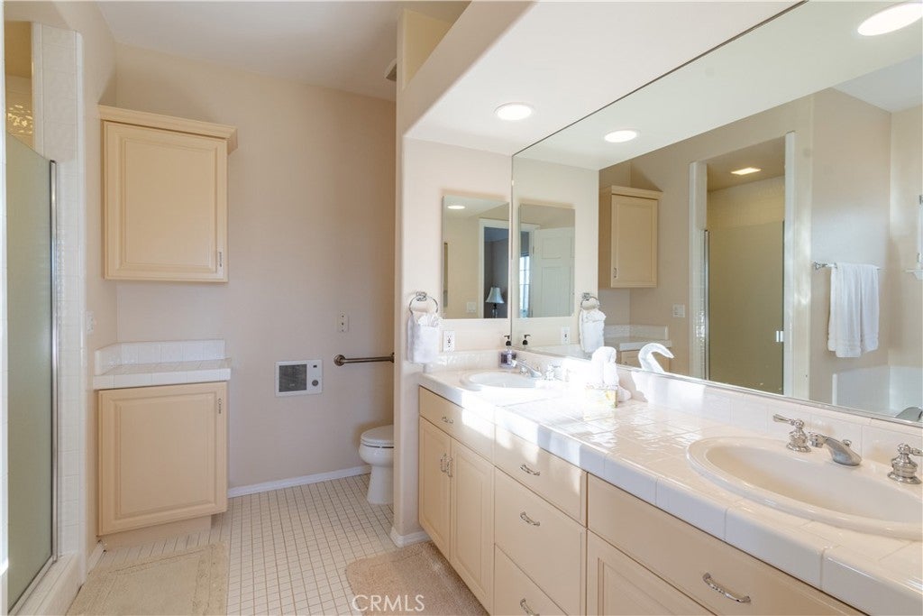 Paso Robles, California, 93446, United States, 5 Bedrooms Bedrooms, ,6 BathroomsBathrooms,Residential,Active,1821961