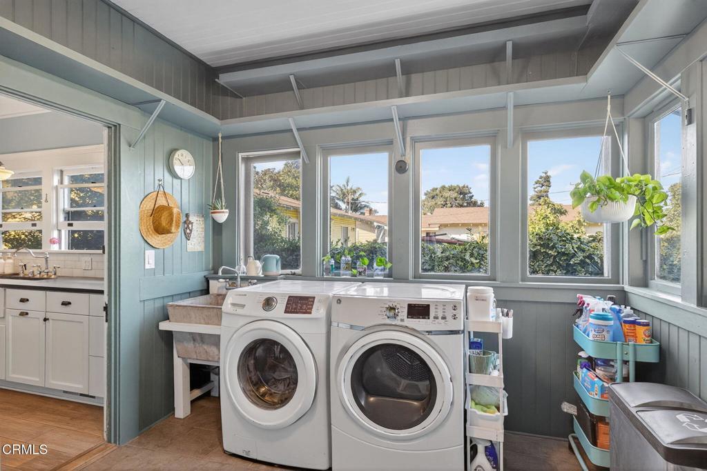 Oxnard, California, 93030, United States, 5 Bedrooms Bedrooms, ,2 BathroomsBathrooms,Residential,Active,1985561