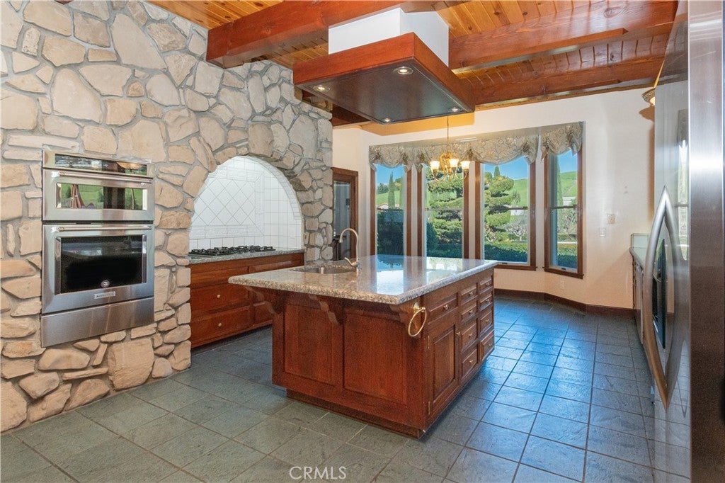 Paso Robles, California, 93446, United States, 4 Bedrooms Bedrooms, ,5 BathroomsBathrooms,Residential,Active,2016421