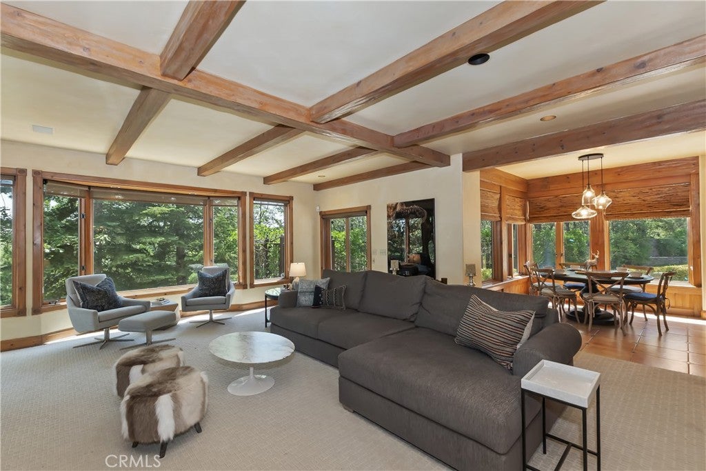 Lake Arrowhead, California, 92352, United States, 4 Bedrooms Bedrooms, ,5 BathroomsBathrooms,Residential,Active,1897983