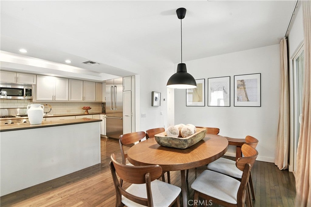 Santa Monica, California, 90405, United States, 3 Bedrooms Bedrooms, ,3 BathroomsBathrooms,Residential,Active,2008737