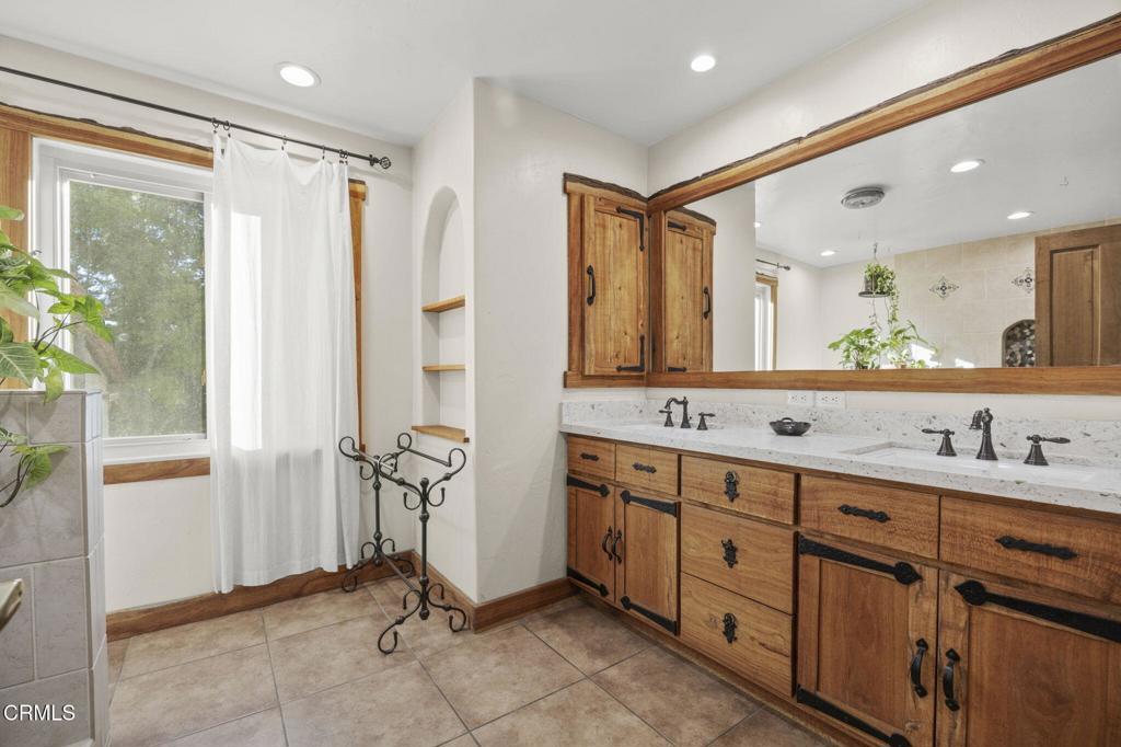 Ojai, California, 93023, United States, ,3 BathroomsBathrooms,Residential,Active,1769520