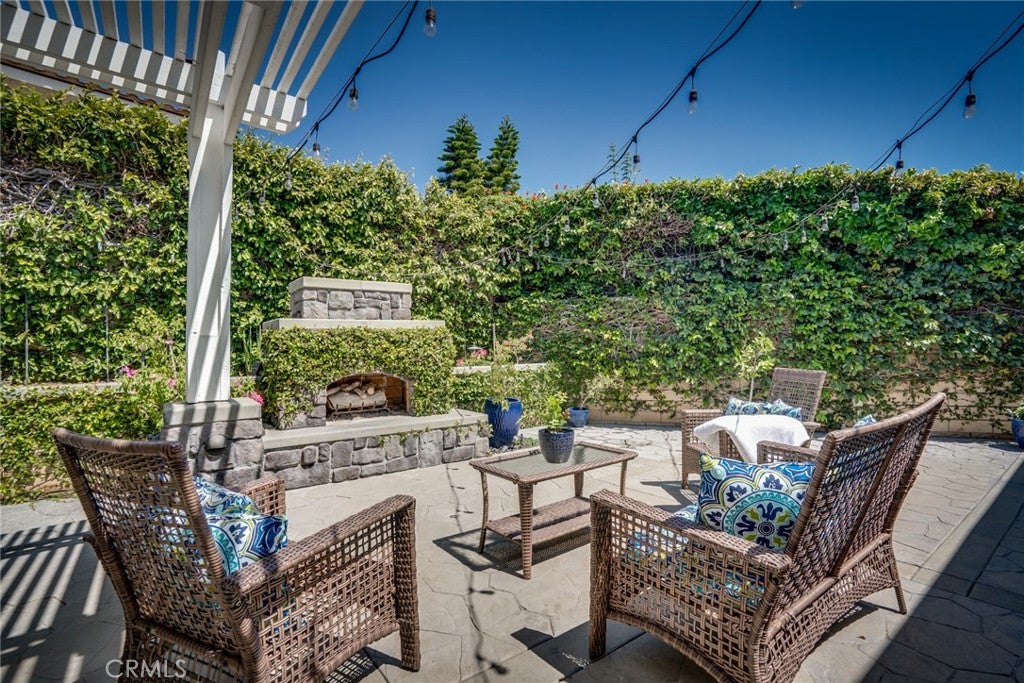 Huntington Beach, California, 92647, United States, 4 Bedrooms Bedrooms, ,3 BathroomsBathrooms,Residential,Active,2037145