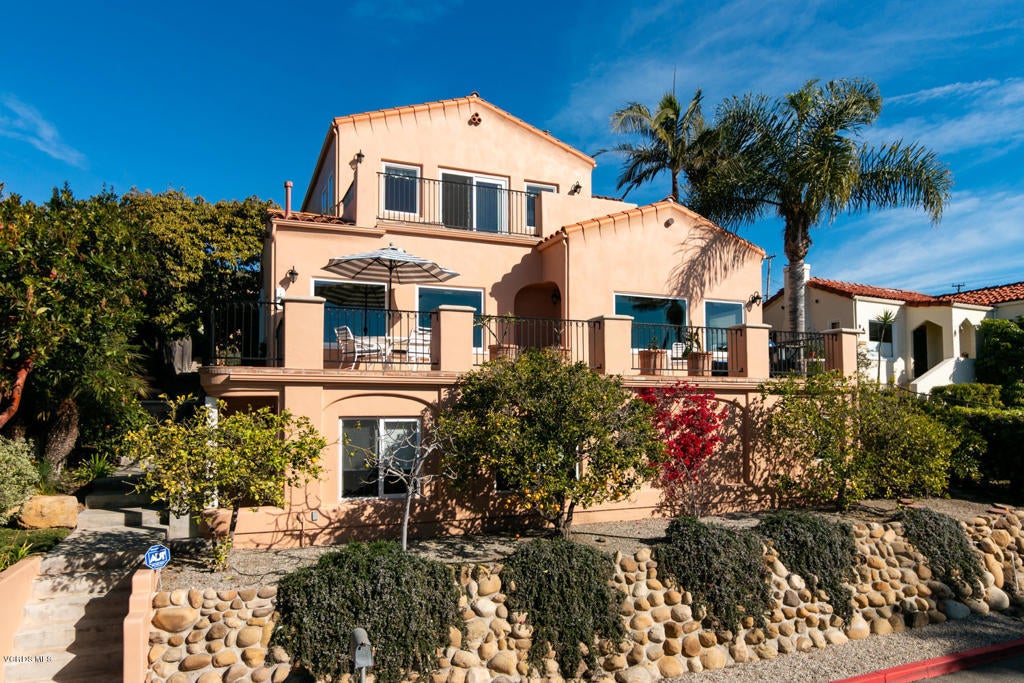 Ventura, California, 93001, United States, 4 Bedrooms Bedrooms, ,4 BathroomsBathrooms,Residential,Contingent,1944037