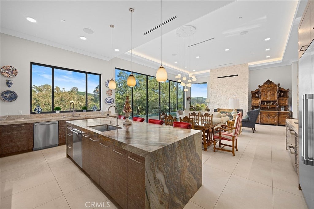 Chino Hills, California, 91709, United States, 6 Bedrooms Bedrooms, ,7 BathroomsBathrooms,Residential,Active,1998567