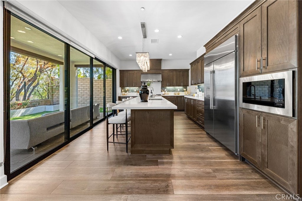 Lake Forest, California, 92630, United States, 5 Bedrooms Bedrooms, ,6 BathroomsBathrooms,Residential,Active,1801044