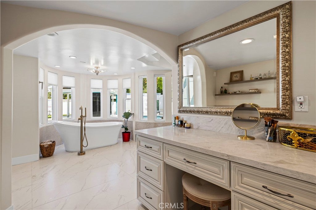 Northridge, California, 91325, United States, 4 Bedrooms Bedrooms, ,4 BathroomsBathrooms,Residential,Active,1936096