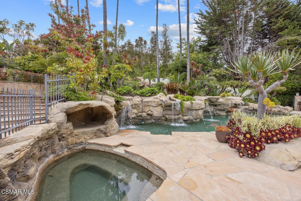 Malibu, California, 90265, United States, 4 Bedrooms Bedrooms, ,5 BathroomsBathrooms,Residential,Active,1892428