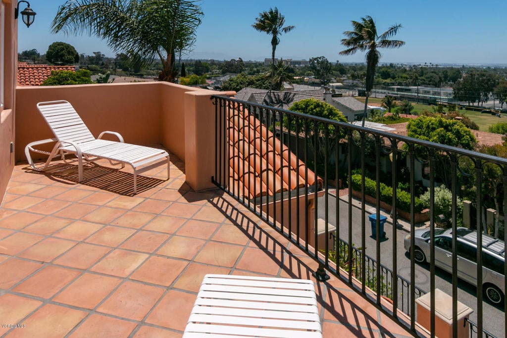 Ventura, California, 93001, United States, 4 Bedrooms Bedrooms, ,4 BathroomsBathrooms,Residential,Contingent,1944037