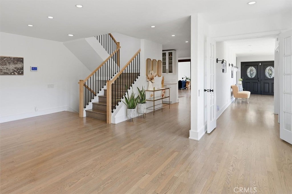 Agoura Hills, California, 91301, United States, 4 Bedrooms Bedrooms, ,5 BathroomsBathrooms,Residential,Active,1966025