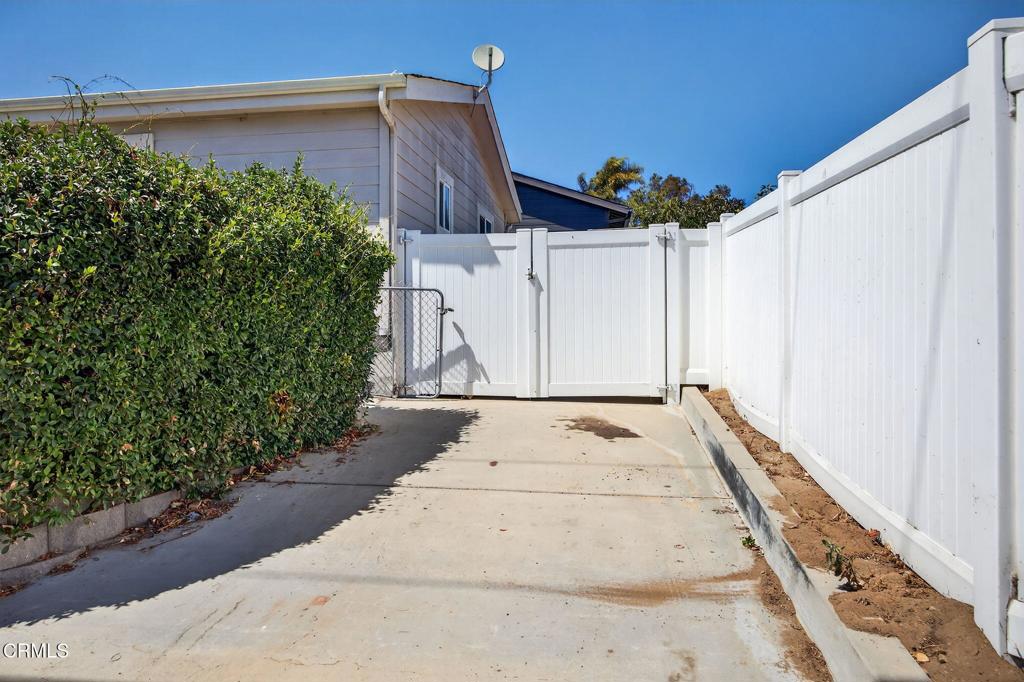 Camarillo, California, 93010, United States, 5 Bedrooms Bedrooms, ,5 BathroomsBathrooms,Residential,Active,1914579