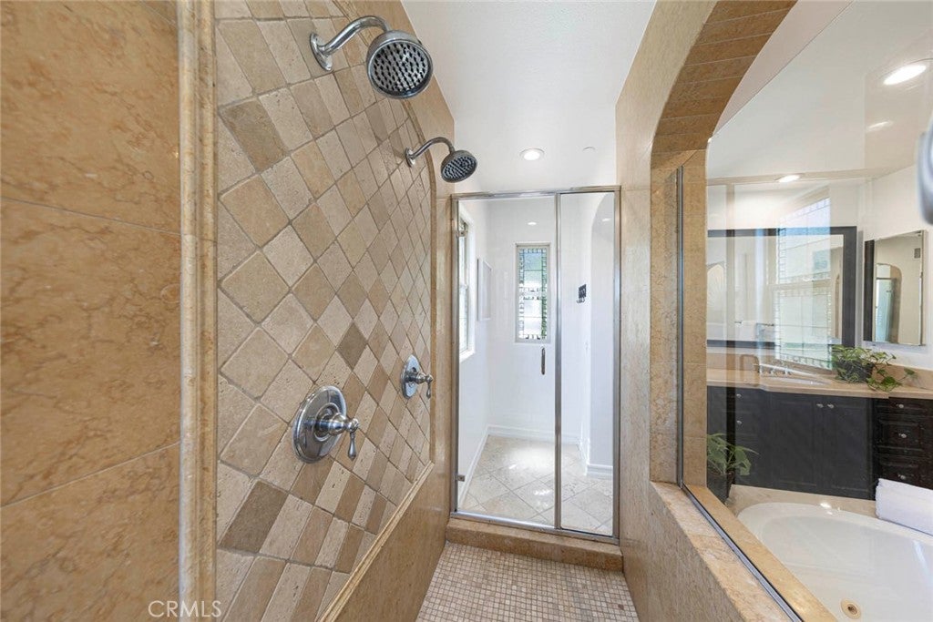 San Clemente, California, 92673, United States, 6 Bedrooms Bedrooms, ,5 BathroomsBathrooms,Residential,Active,1922275