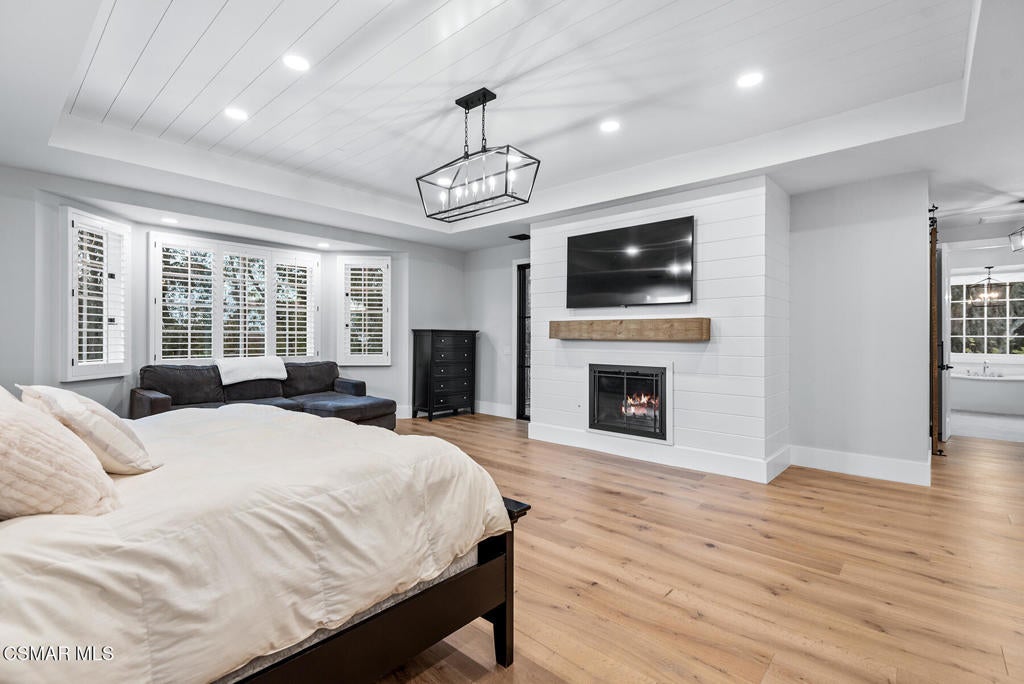 Agoura Hills, California, 91301, United States, 5 Bedrooms Bedrooms, ,7 BathroomsBathrooms,Residential,Pending,2006769