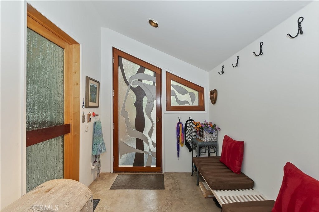 Lake Arrowhead, California, 92352, United States, 2 Bedrooms Bedrooms, ,3 BathroomsBathrooms,Residential,Active,1988419