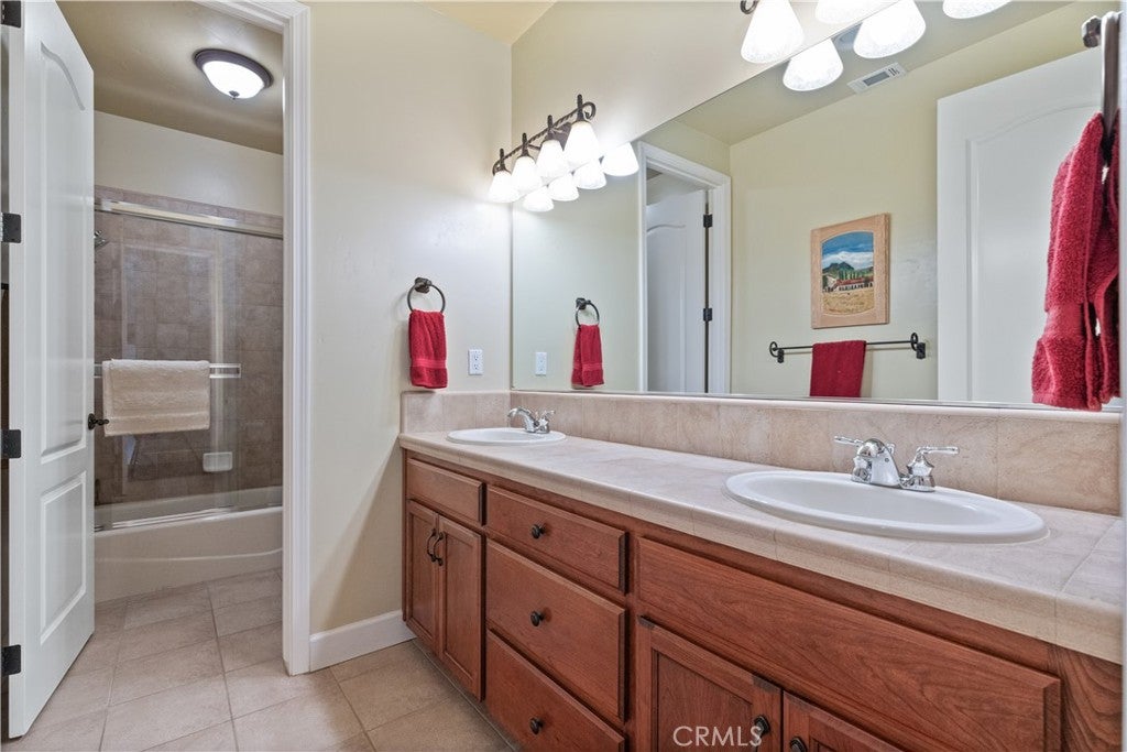 Paso Robles, California, 93446, United States, 4 Bedrooms Bedrooms, ,3 BathroomsBathrooms,Residential,Active,2006788