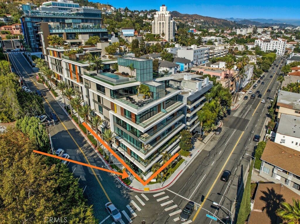 Los Angeles, California, 90069, United States, 2 Bedrooms Bedrooms, ,3 BathroomsBathrooms,Residential,Active,1995278