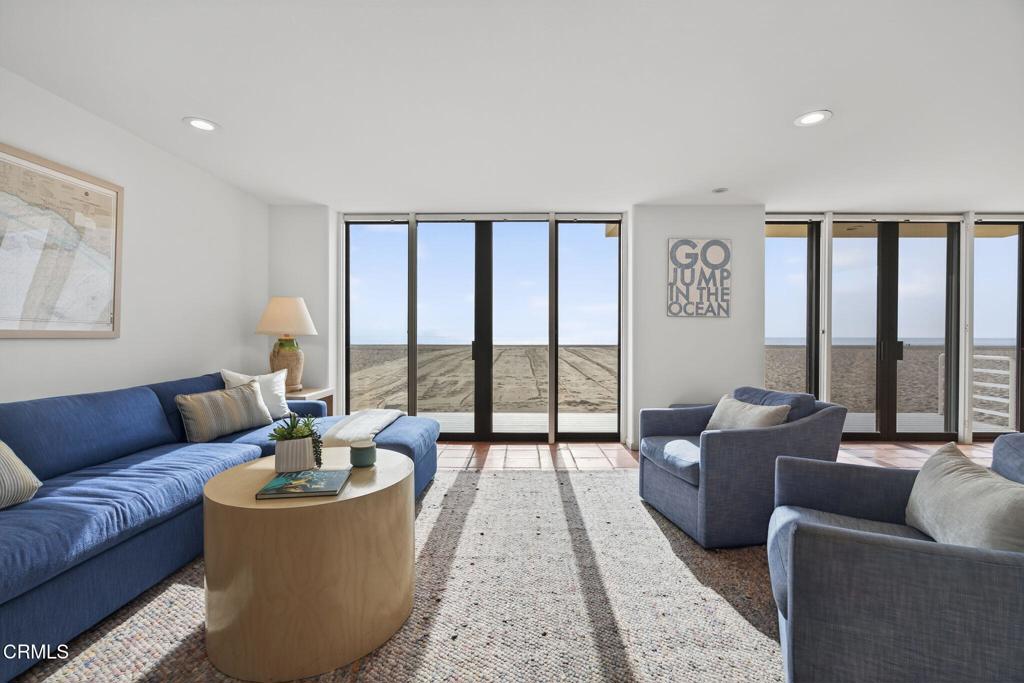 Oxnard, California, 93035, United States, 3 Bedrooms Bedrooms, ,3 BathroomsBathrooms,Residential,Active,1951816