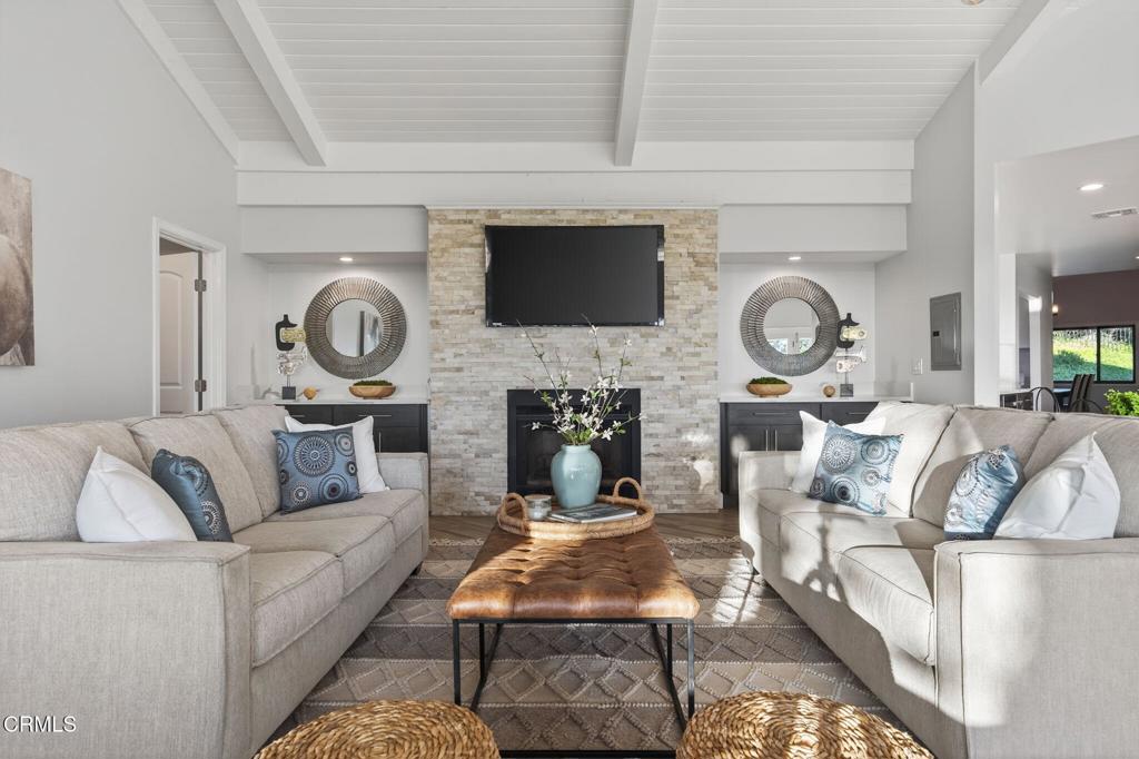 Camarillo, California, 93010, United States, 4 Bedrooms Bedrooms, ,5 BathroomsBathrooms,Residential,Active,1944013