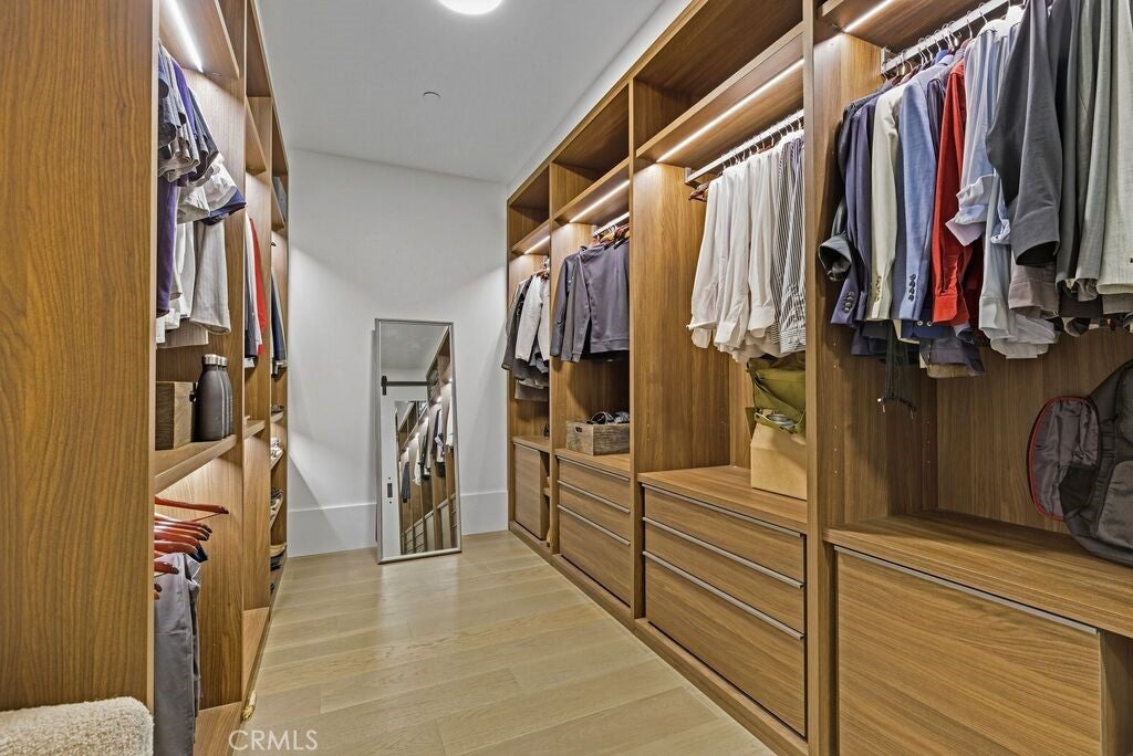 Los Angeles, California, 90069, United States, 2 Bedrooms Bedrooms, ,3 BathroomsBathrooms,Residential,Active,1995278