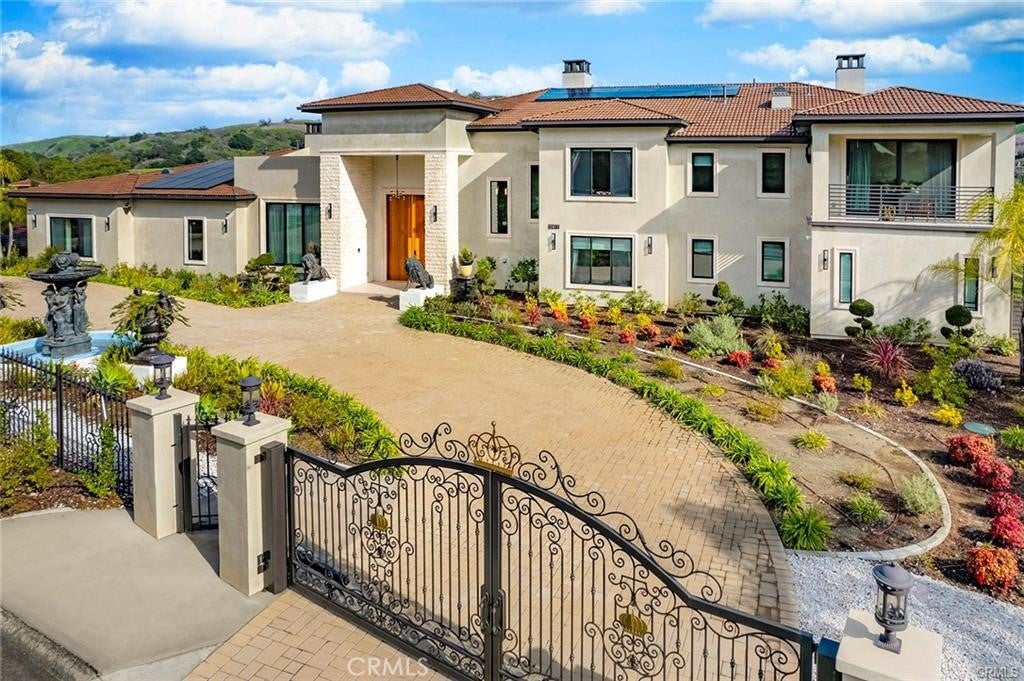 Chino Hills, California, 91709, United States, 6 Bedrooms Bedrooms, ,7 BathroomsBathrooms,Residential,Active,1998567