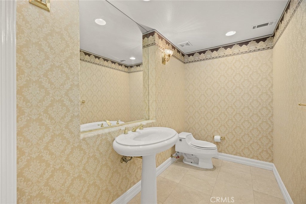 Diamond Bar, California, 91765, United States, 4 Bedrooms Bedrooms, ,5 BathroomsBathrooms,Residential,Active,1985854