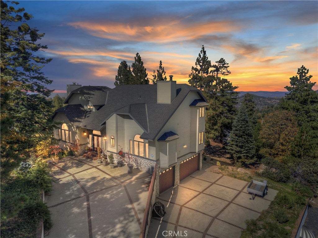 Lake Arrowhead, California, 92352, United States, 4 Bedrooms Bedrooms, ,3 BathroomsBathrooms,Residential,Active,1998581