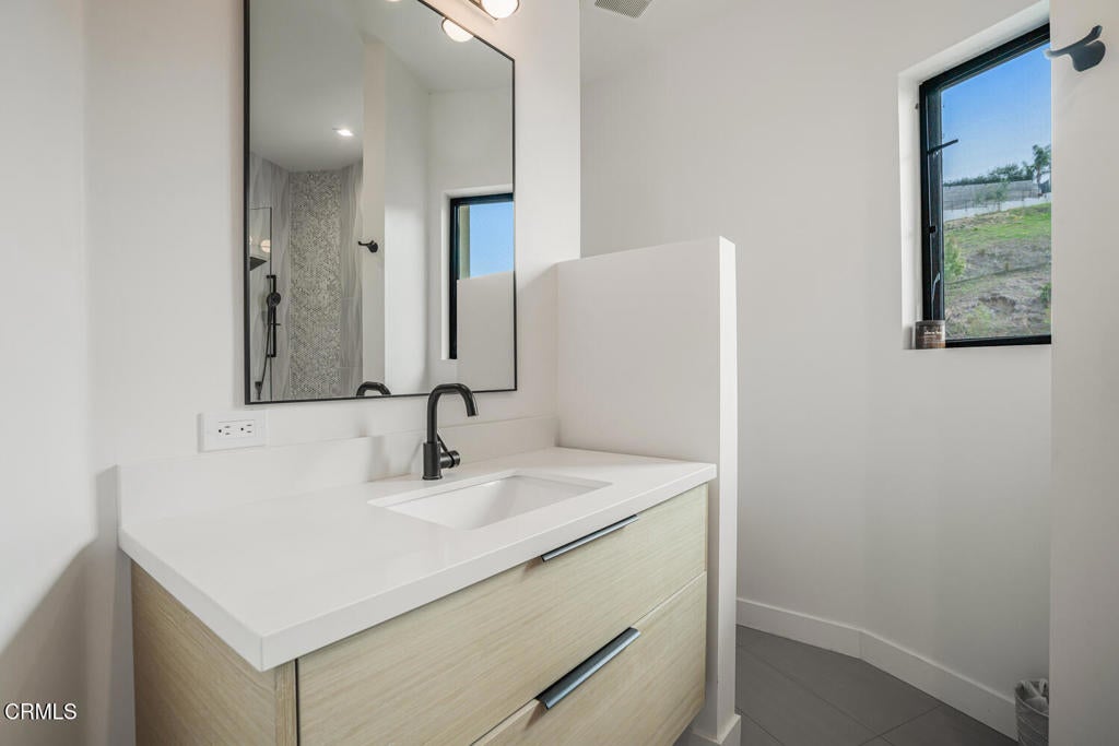 Ventura, California, 93001, United States, 3 Bedrooms Bedrooms, ,4 BathroomsBathrooms,Residential,Active,2016402