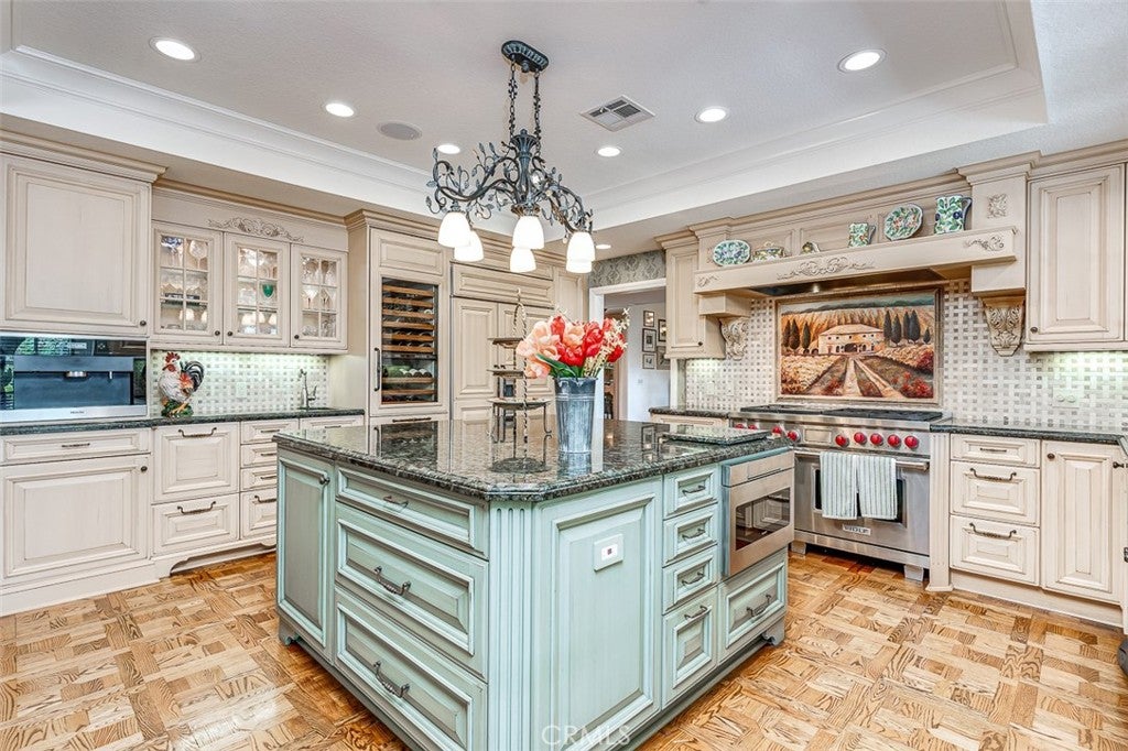 Fullerton, California, 92835, United States, 4 Bedrooms Bedrooms, ,3 BathroomsBathrooms,Residential,Active,1894565