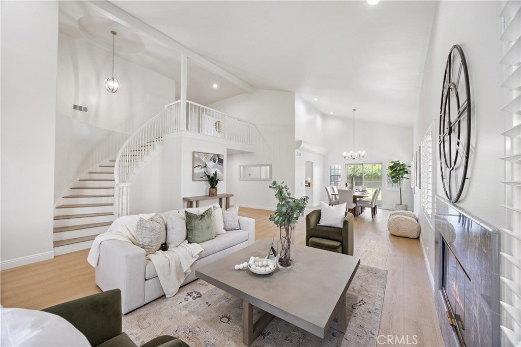 Downey, California, 90242, United States, 7 Bedrooms Bedrooms, ,6 BathroomsBathrooms,Residential,Contingent,1829948