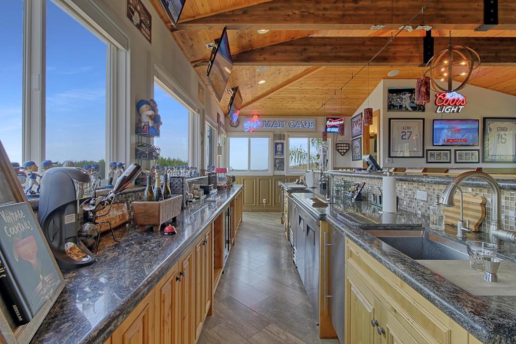Ventura, California, 93003, United States, 4 Bedrooms Bedrooms, ,4 BathroomsBathrooms,Residential,Active,1944051