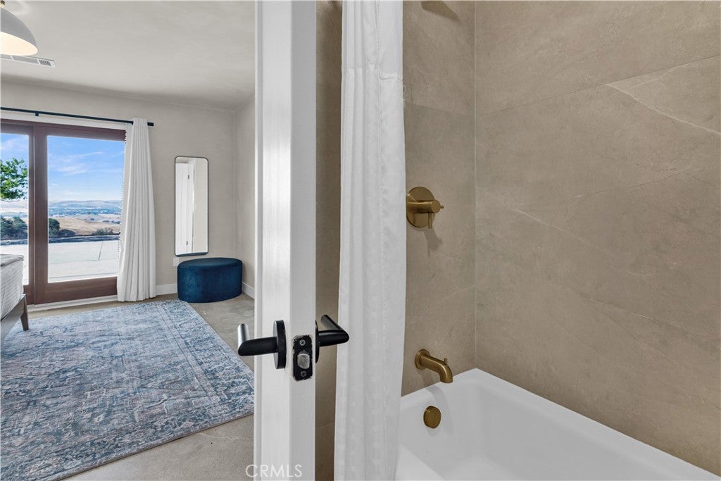 Paso Robles, California, 93446, United States, 4 Bedrooms Bedrooms, ,3 BathroomsBathrooms,Residential,Active,1941140