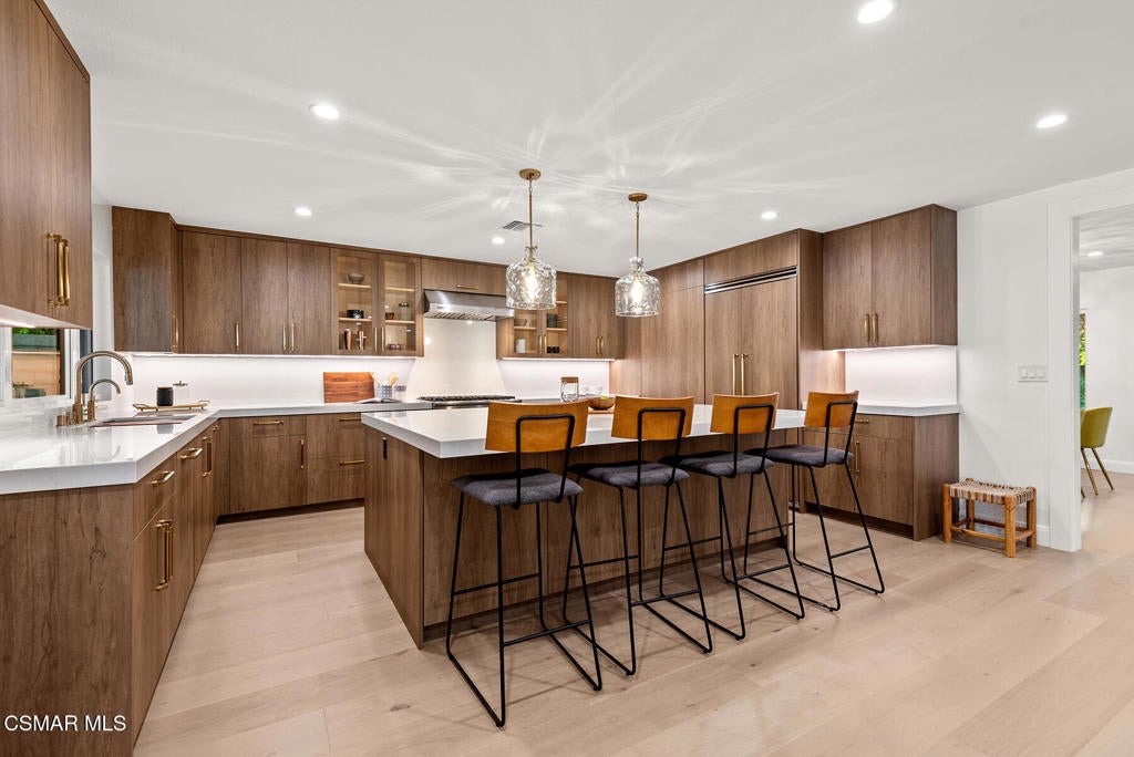 Westlake Village, California, 91361, United States, 4 Bedrooms Bedrooms, ,4 BathroomsBathrooms,Residential,Active,1867926