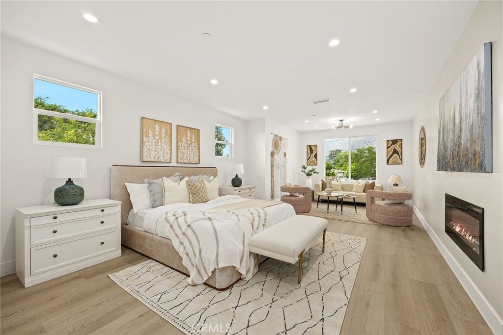 Pasadena, California, 91107, United States, 5 Bedrooms Bedrooms, ,6 BathroomsBathrooms,Residential,Active,2016401