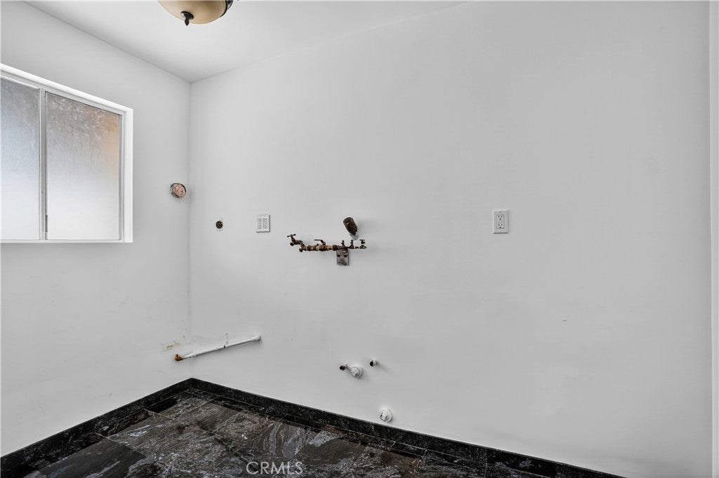 Granada Hills, California, 91344, United States, 5 Bedrooms Bedrooms, ,4 BathroomsBathrooms,Residential,Active,1929698