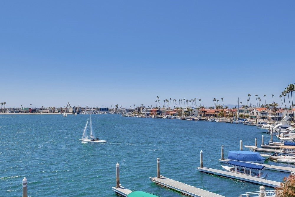 Long Beach, California, 90803, United States, 4 Bedrooms Bedrooms, ,4 BathroomsBathrooms,Residential,Active,1903219
