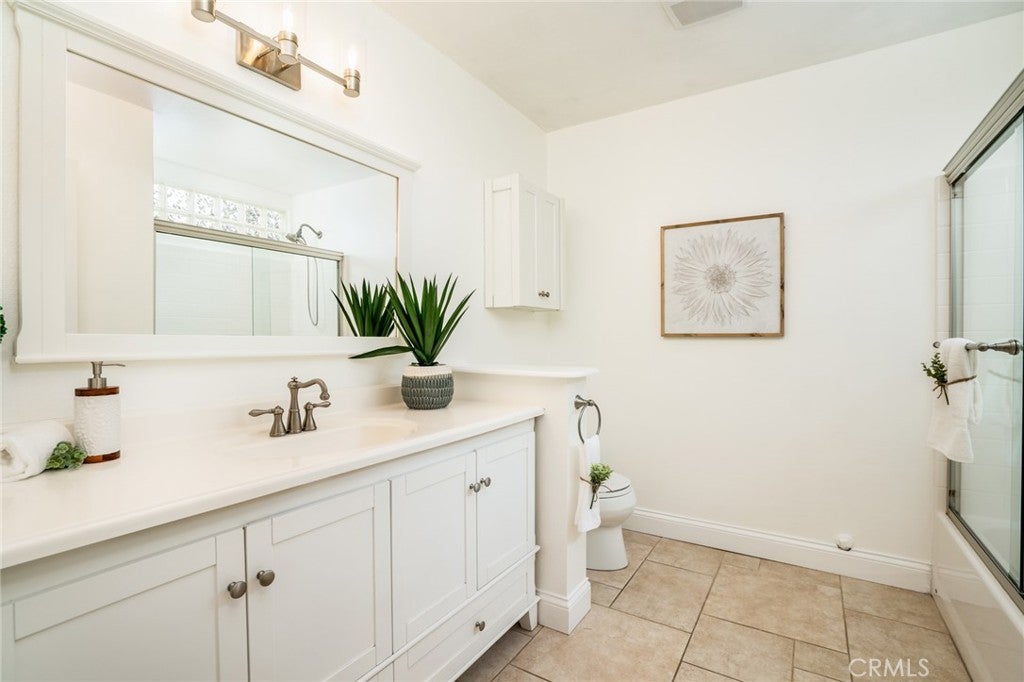 Huntington Beach, California, 92647, United States, 4 Bedrooms Bedrooms, ,3 BathroomsBathrooms,Residential,Active,2037145