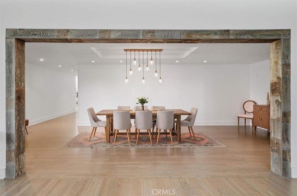 Agoura Hills, California, 91301, United States, 4 Bedrooms Bedrooms, ,5 BathroomsBathrooms,Residential,Active,1966025