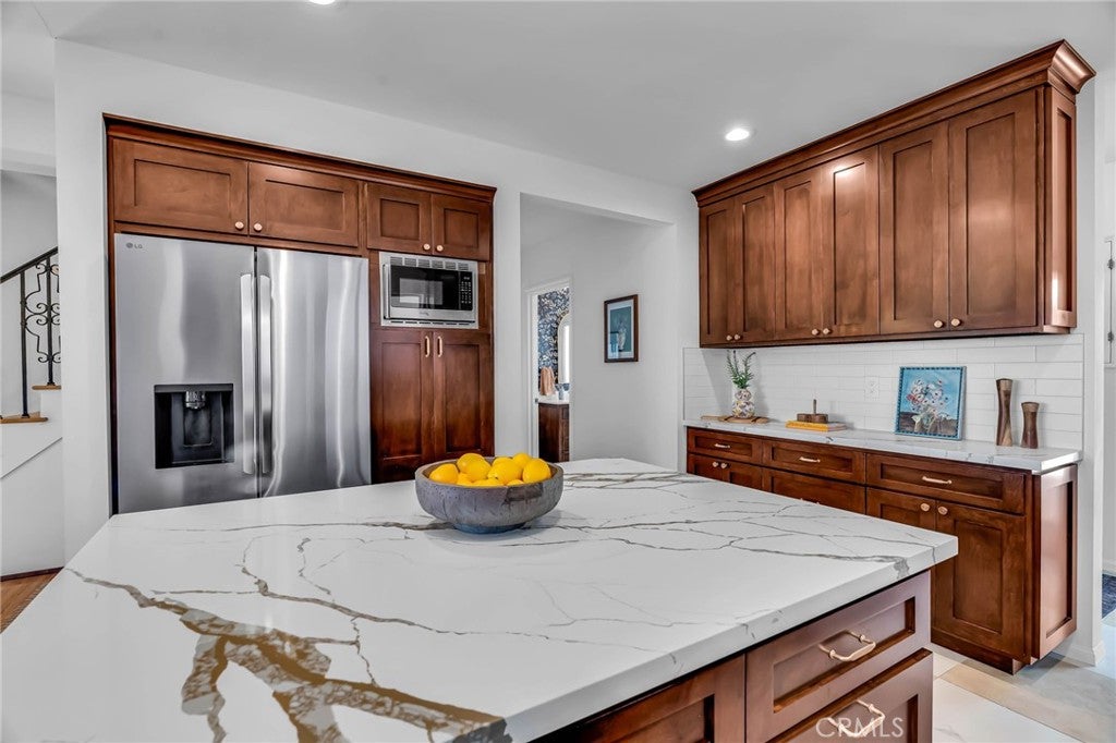 Glendale, California, 91202, United States, 3 Bedrooms Bedrooms, ,3 BathroomsBathrooms,Residential,Active,1967125