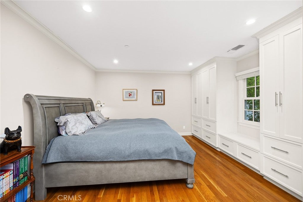 San Marino, California, 91108, United States, 4 Bedrooms Bedrooms, ,5 BathroomsBathrooms,Residential,Active,1999944