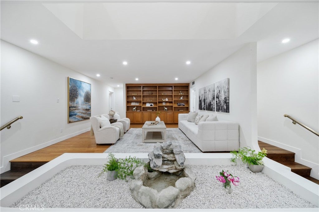 Chino Hills, California, 91709, United States, 7 Bedrooms Bedrooms, ,5 BathroomsBathrooms,Residential,Active,1843383