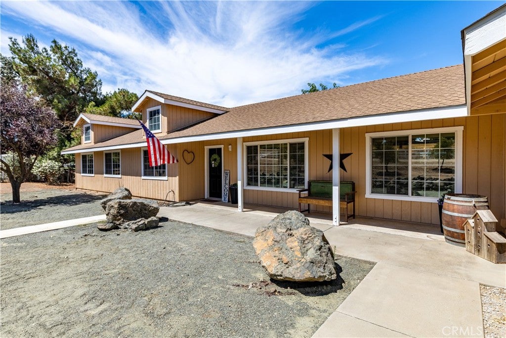 Paso Robles, California, 93446, United States, 7 Bedrooms Bedrooms, ,4 BathroomsBathrooms,Residential,Active,1904141